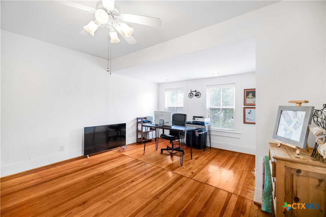main property photo 16
