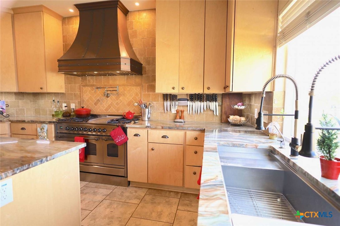 main property photo 13