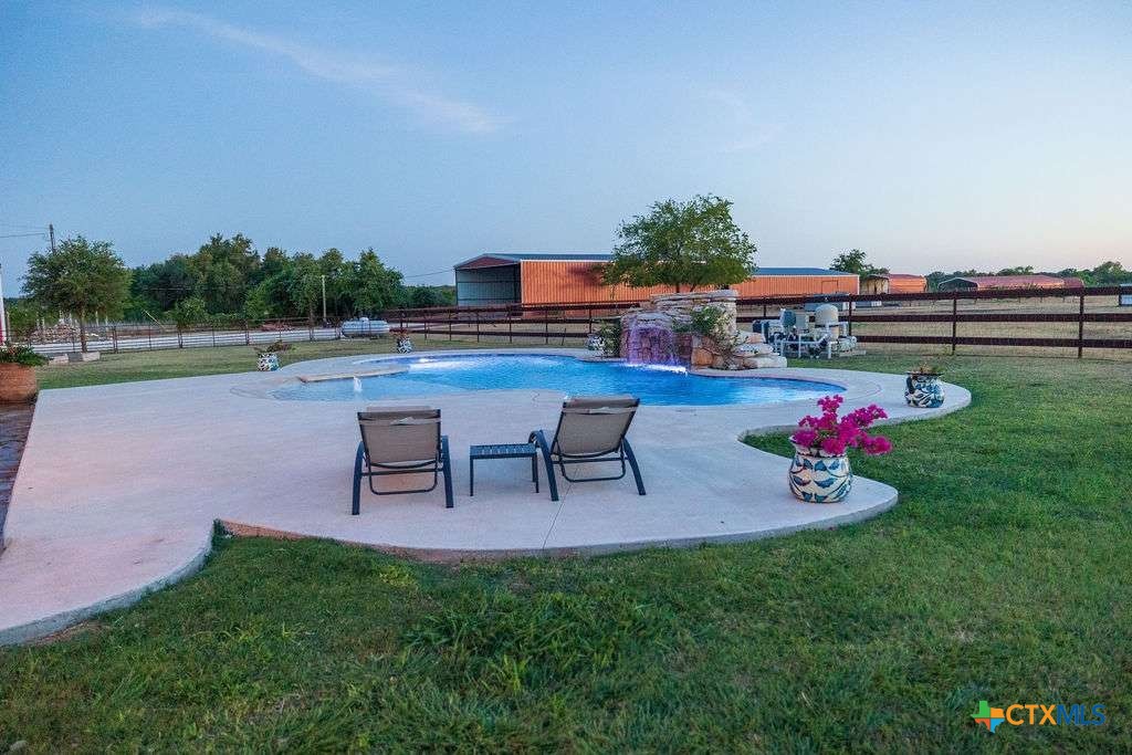 main property photo 29