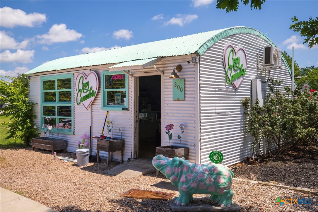 main property photo 41
