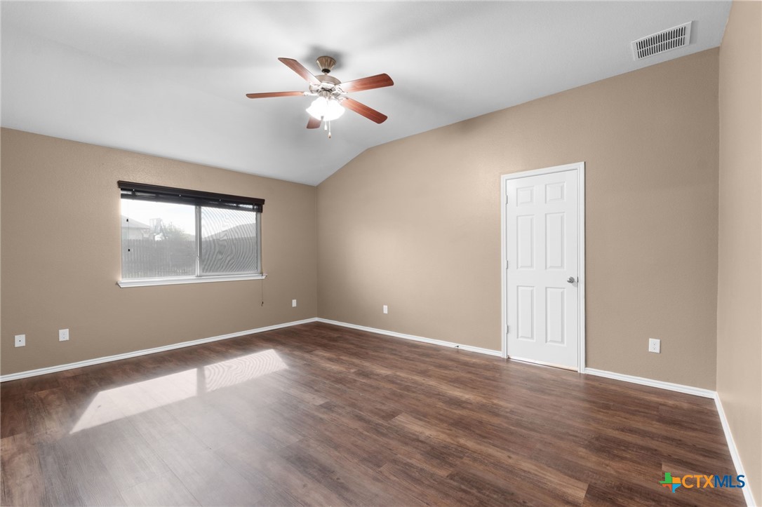 property viewer photo 12