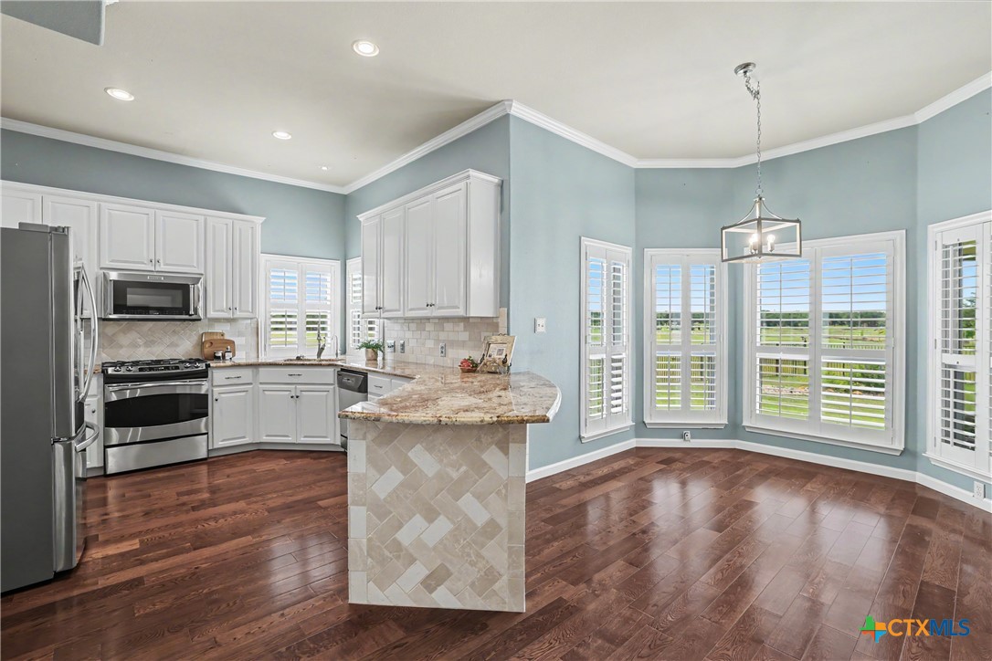 main property photo 18