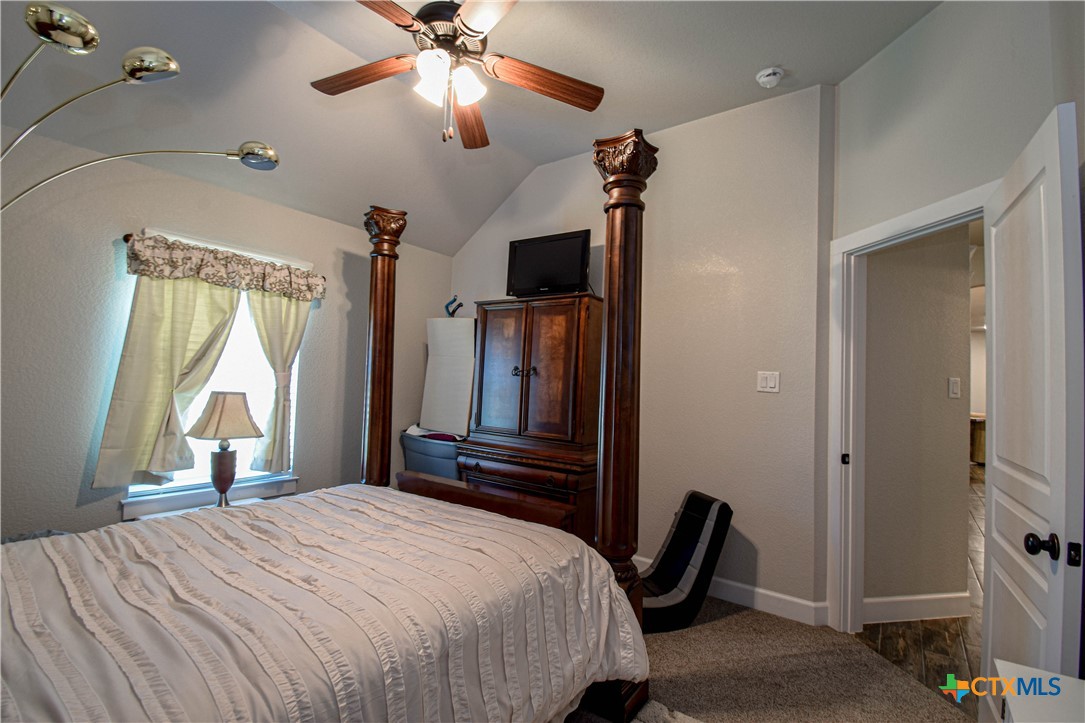 main property photo 11