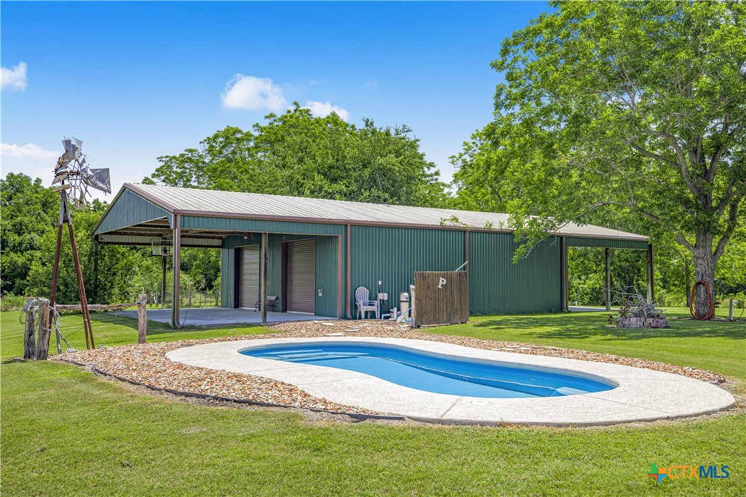 main property photo 28