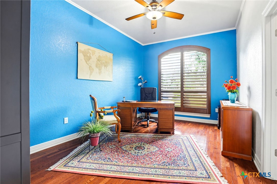 main property photo 10