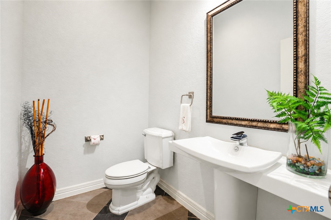 main property photo 11