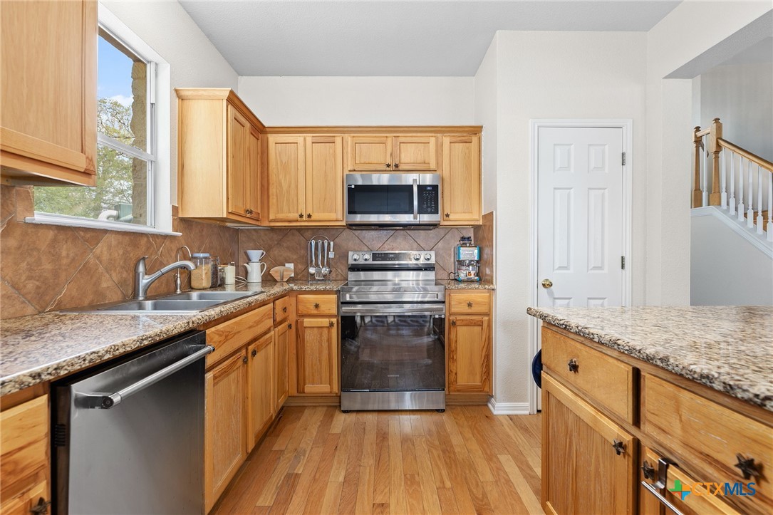 main property photo 11