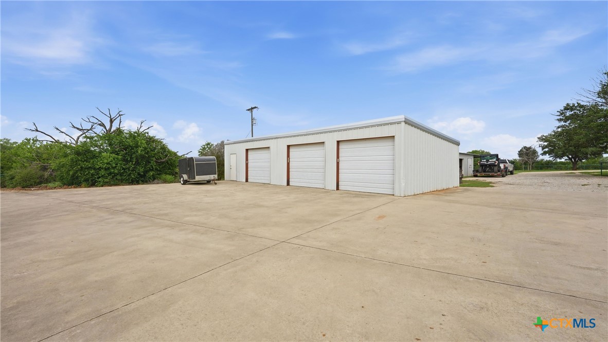 main property photo 25