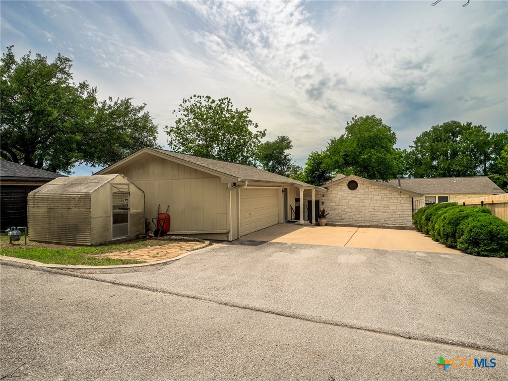 main property photo 42