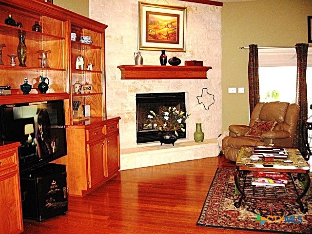 main property photo 6