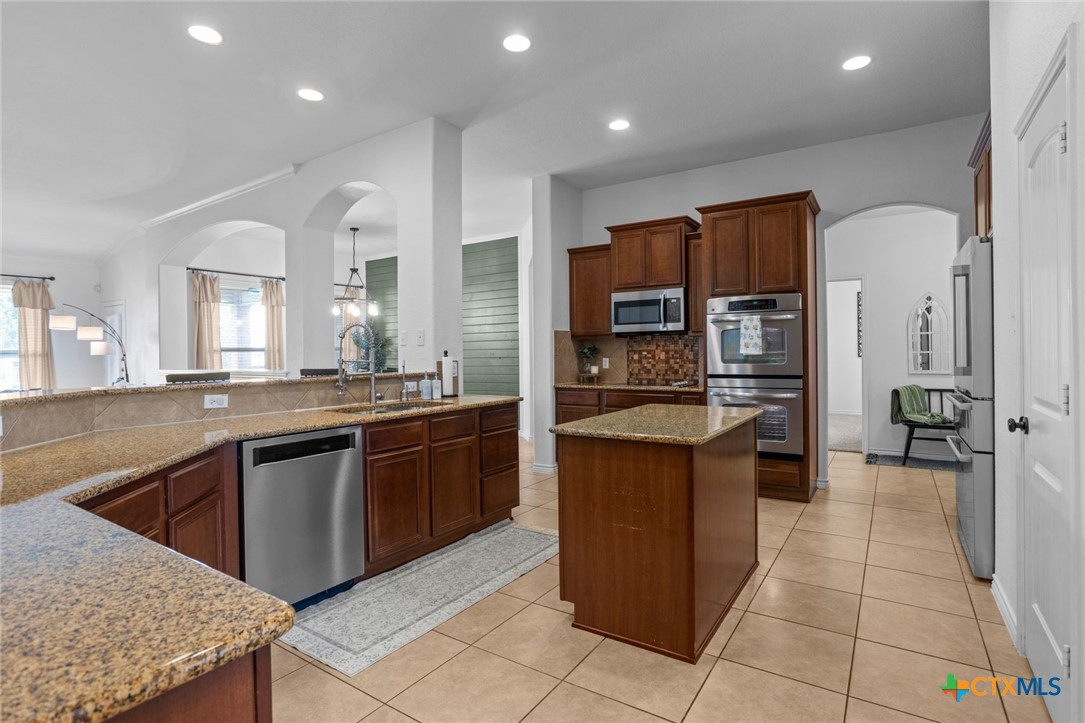 main property photo 10