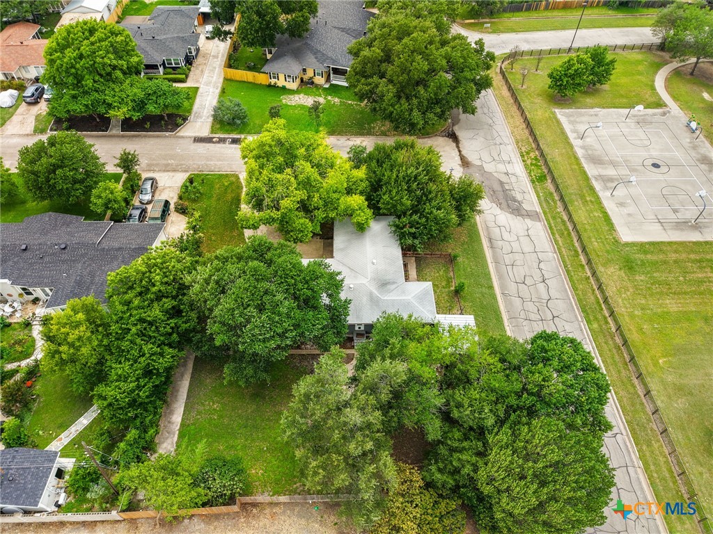 main property photo 37
