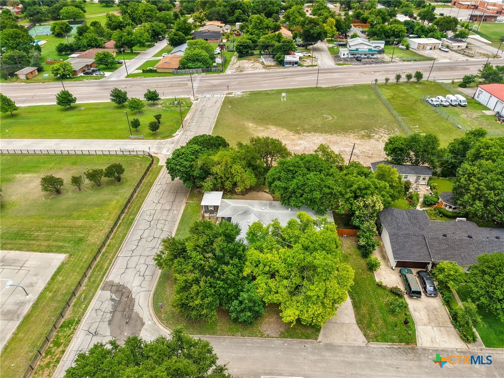 main property photo 40