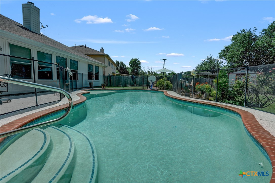 main property photo 11