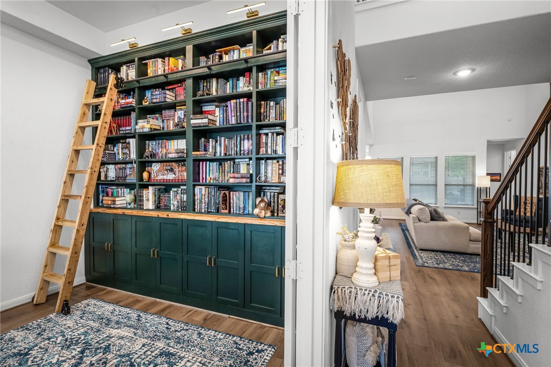 main property photo 7