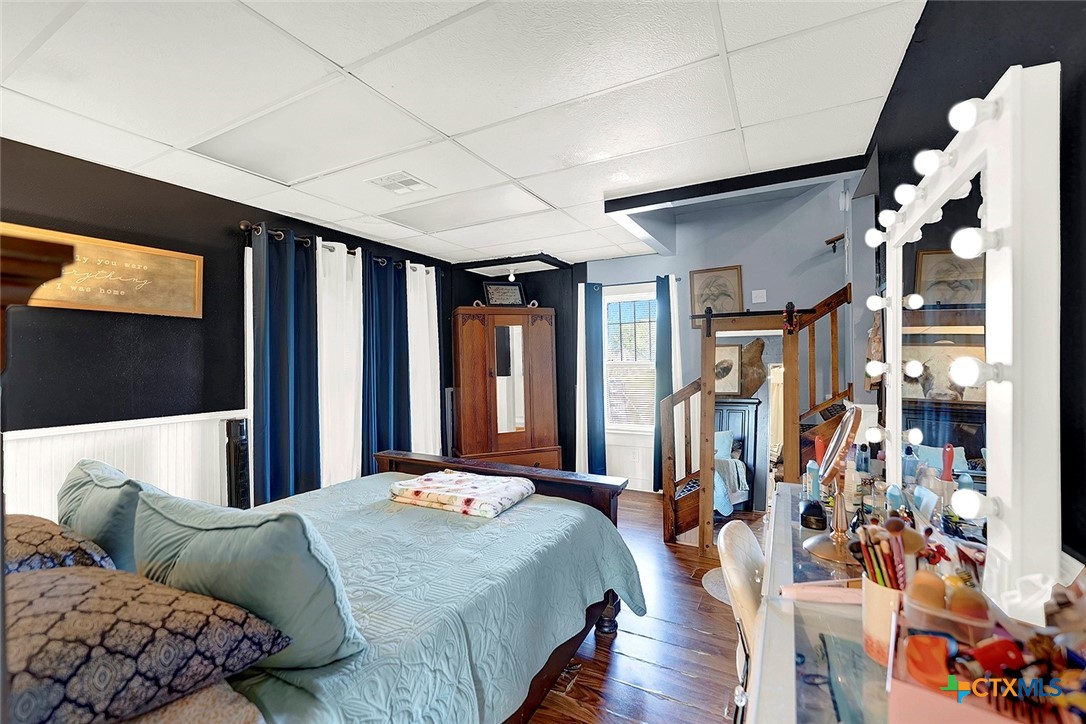 main property photo 10