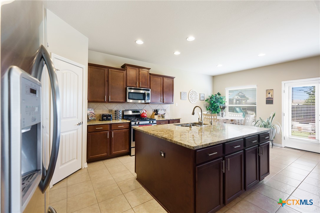 main property photo 9