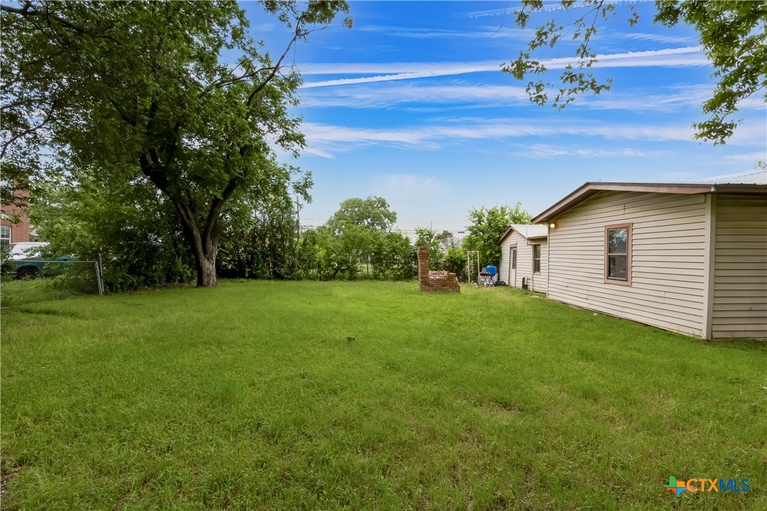 main property photo 28