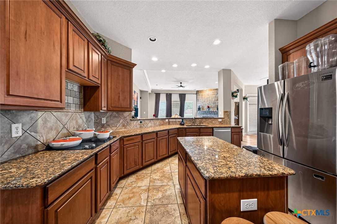 main property photo 9