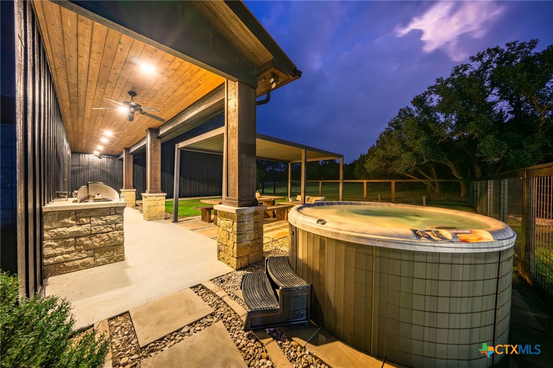 main property photo 28