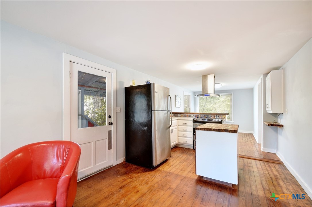 main property photo 3