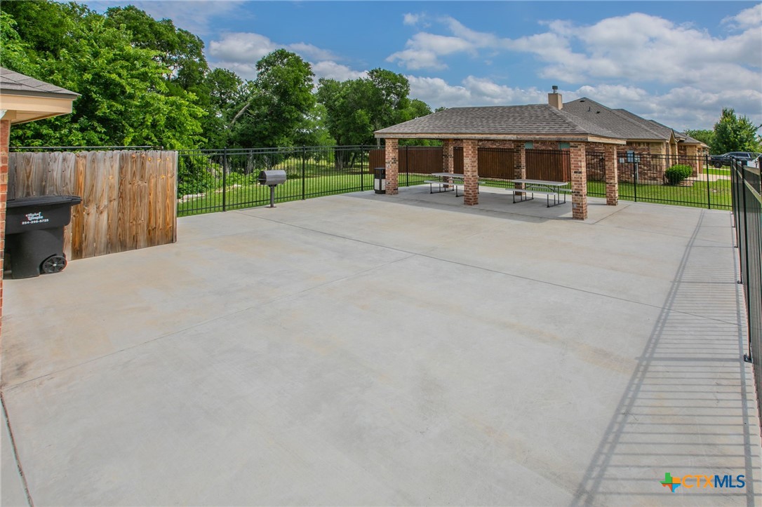 main property photo 26