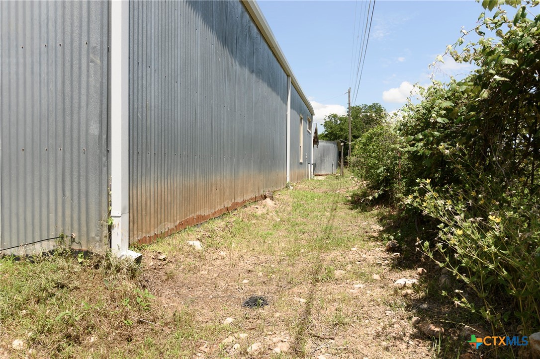 main property photo 11