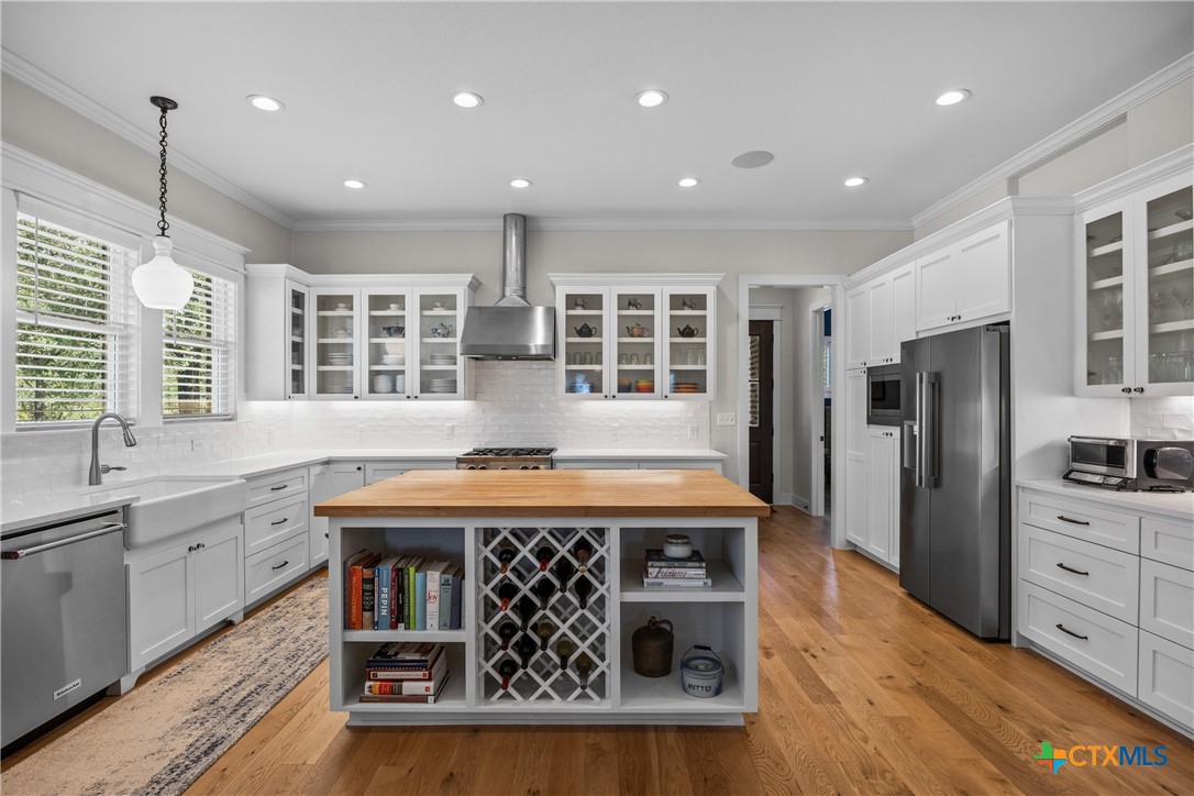 main property photo 8