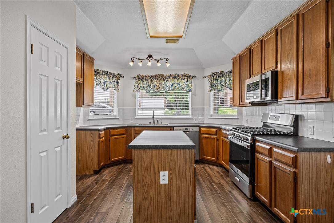 main property photo 12