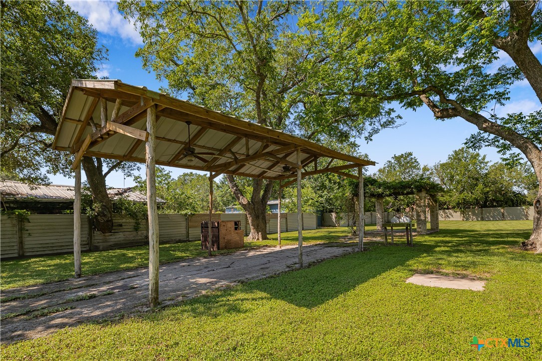 main property photo 28
