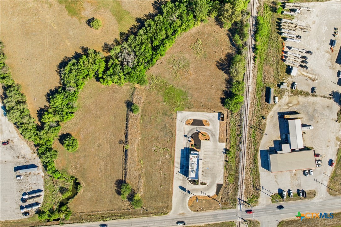 main property photo 10