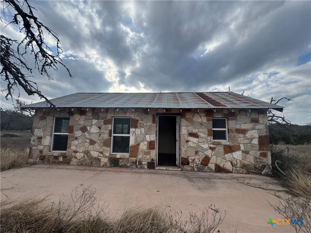 main property photo 11