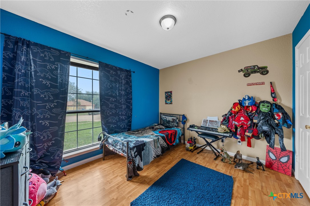 main property photo 17