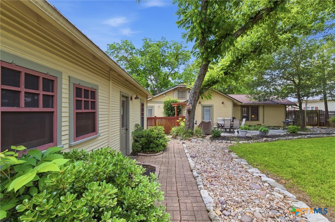 main property photo 19