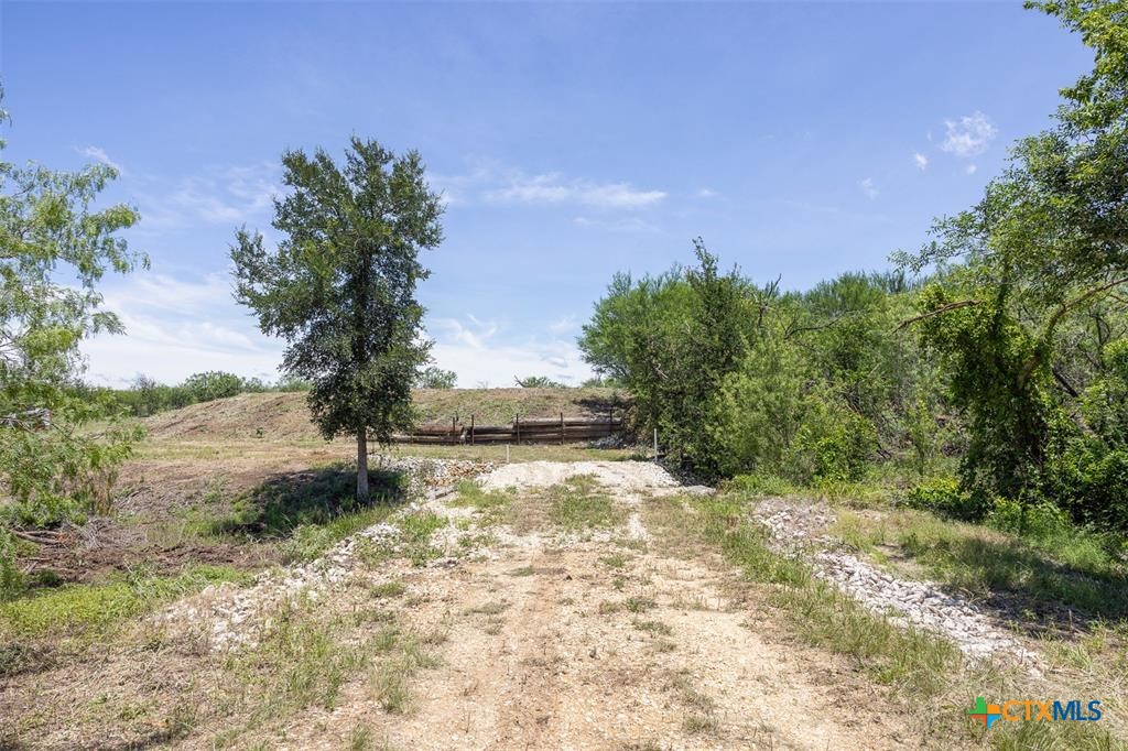 main property photo 10