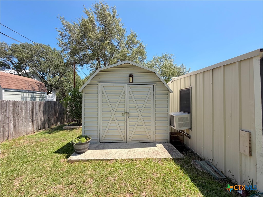 main property photo 40
