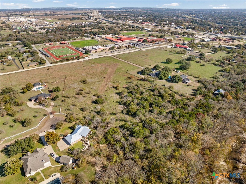 main property photo 5