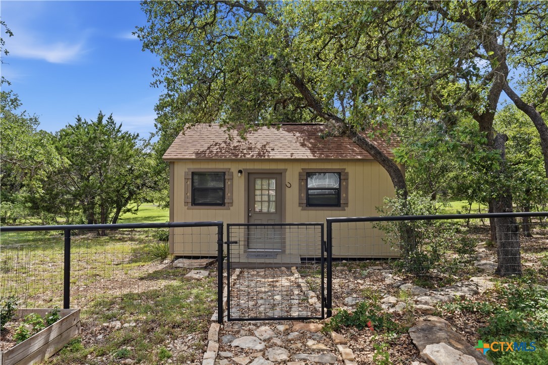 main property photo 32