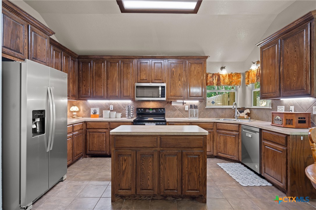 main property photo 13
