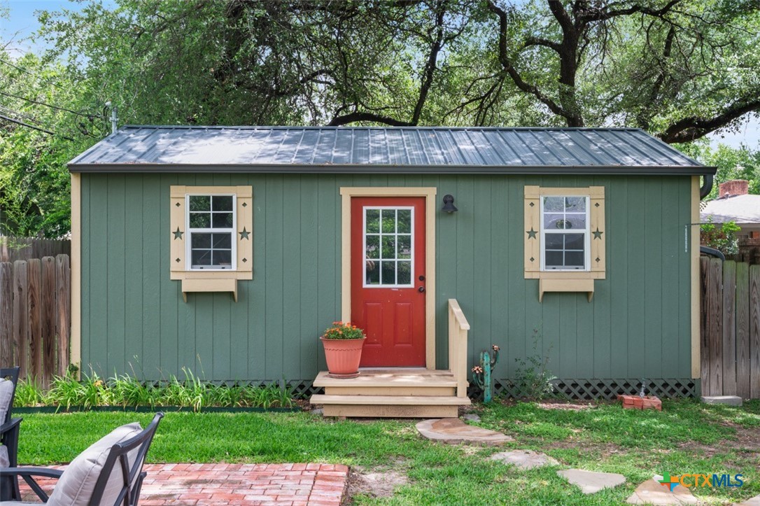 main property photo 41