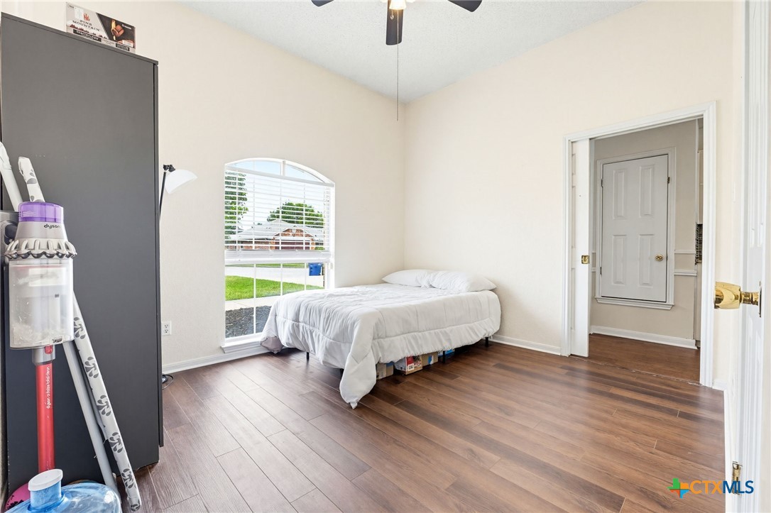 main property photo 19
