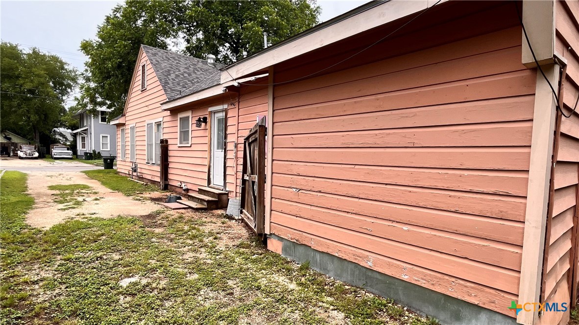 main property photo 13