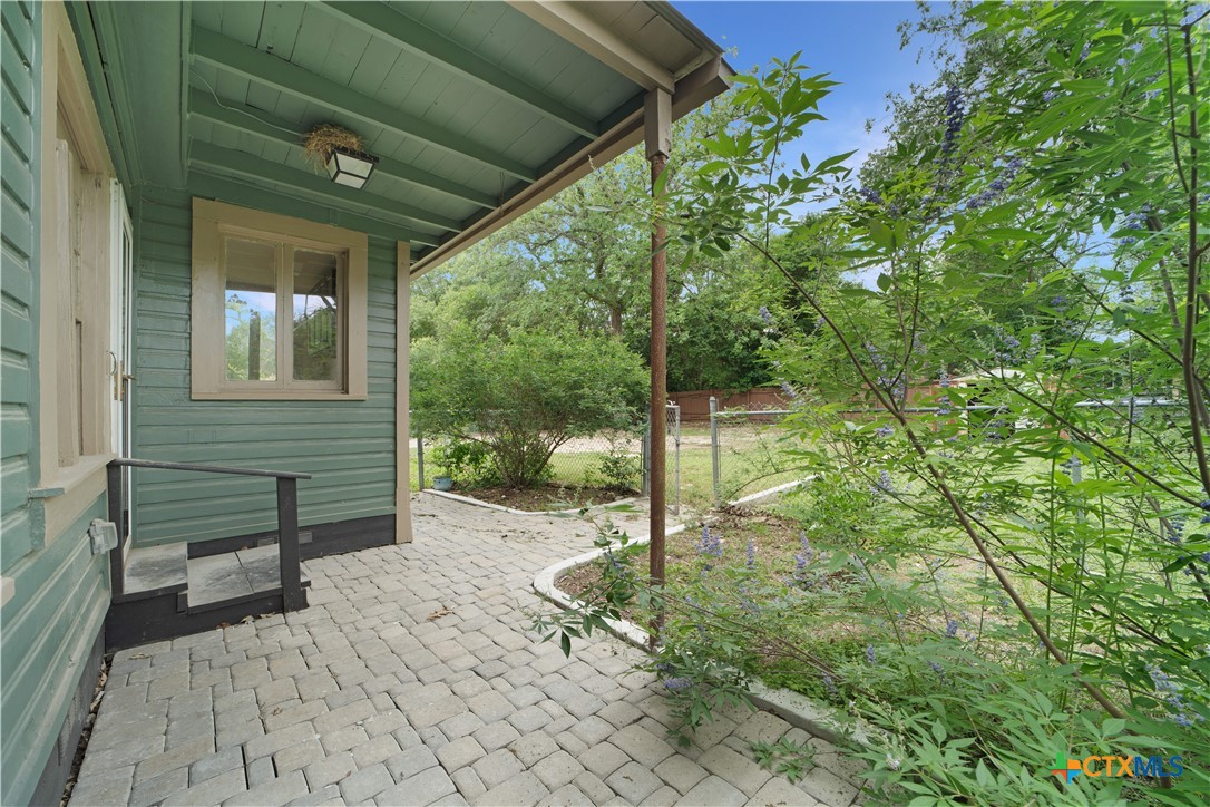 main property photo 40