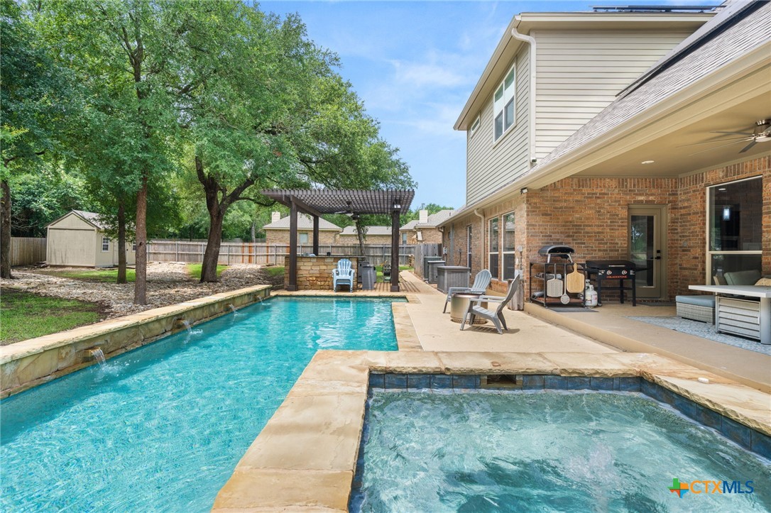 main property photo 34