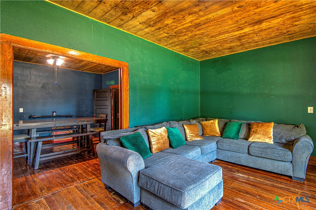 main property photo 8