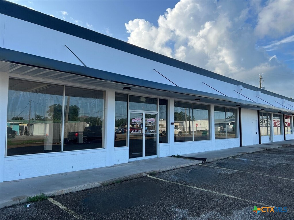 main property photo 3