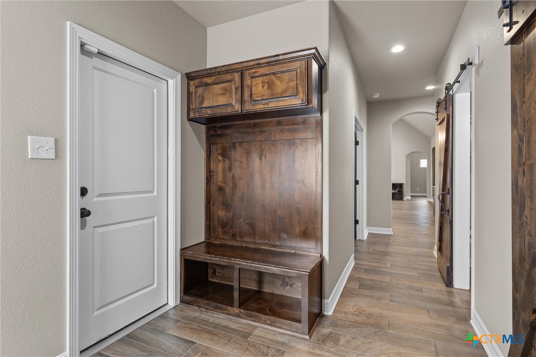 main property photo 31