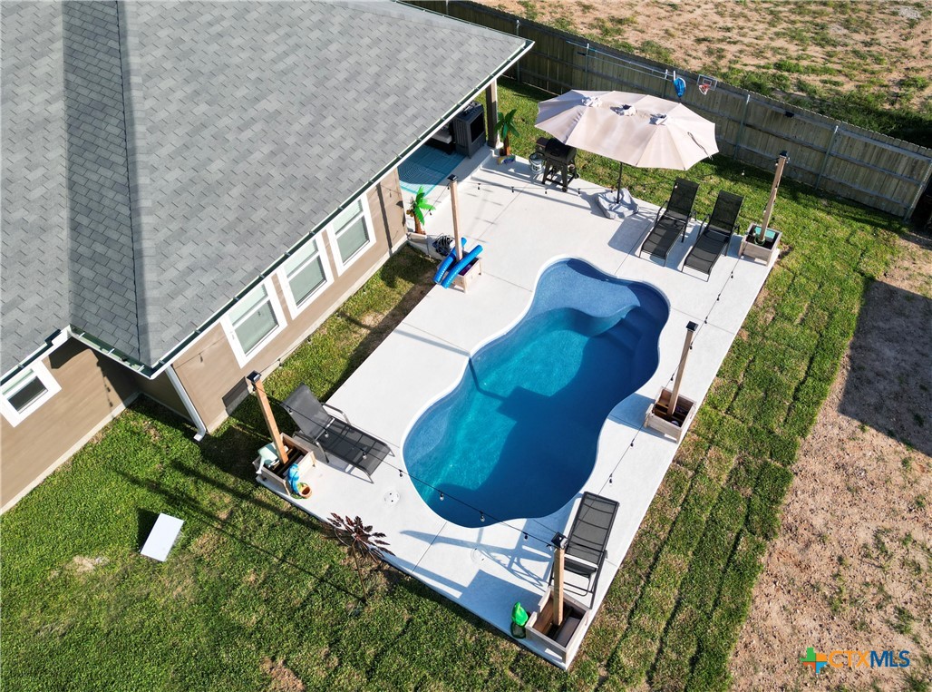 main property photo 9