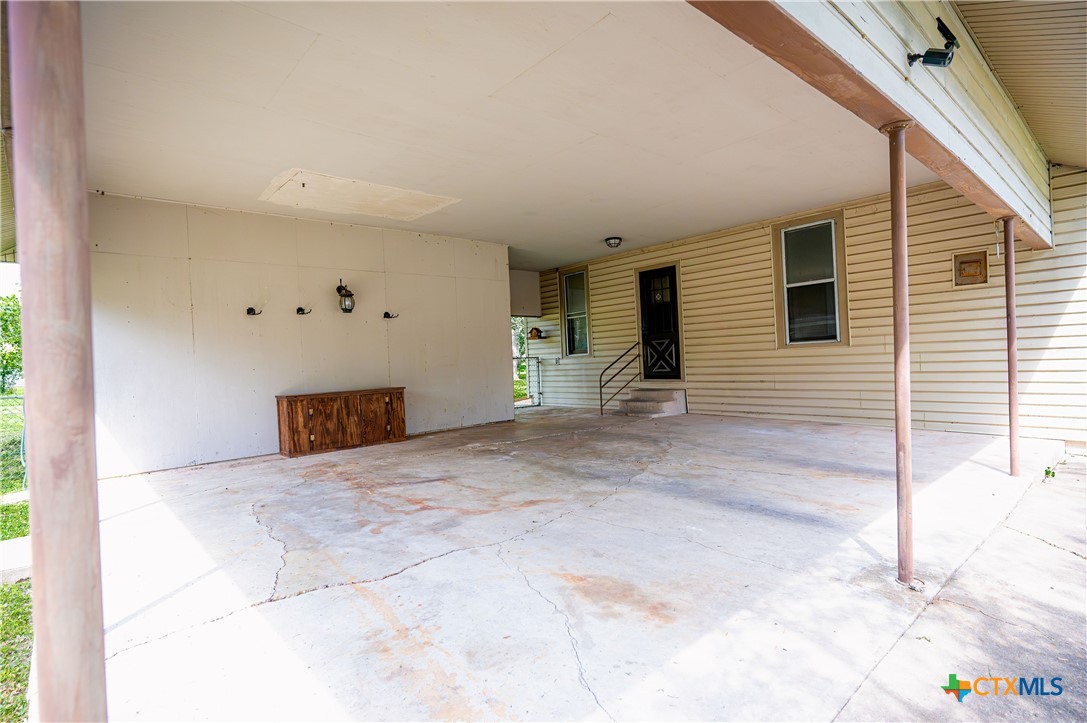 main property photo 28