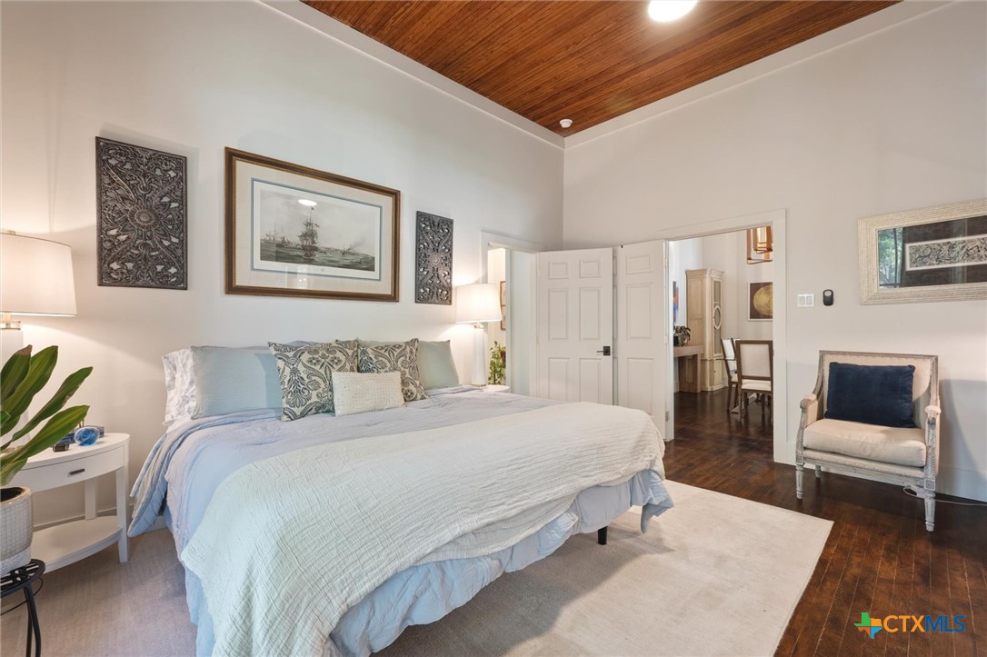 main property photo 19